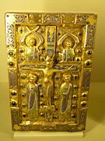 Plat de reliure, Crucifixion, cuivre et email, (Paris, musee de Cluny)
